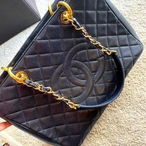 Chanel GST w/ gold hardware, like NEW